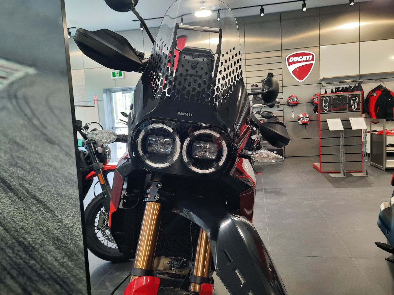 2025 Ducati Desert X DISCOVERY