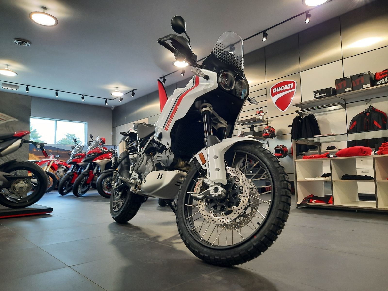 Ducati Desert X  2025