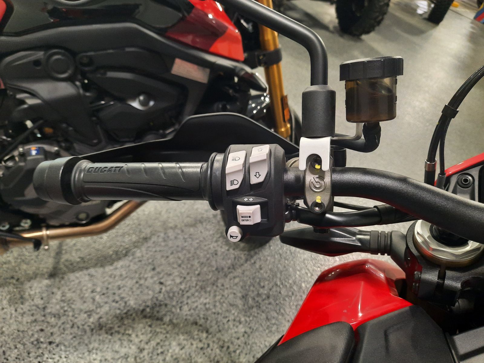 2025 Ducati Hypermotard 698 HYPERMOTARD