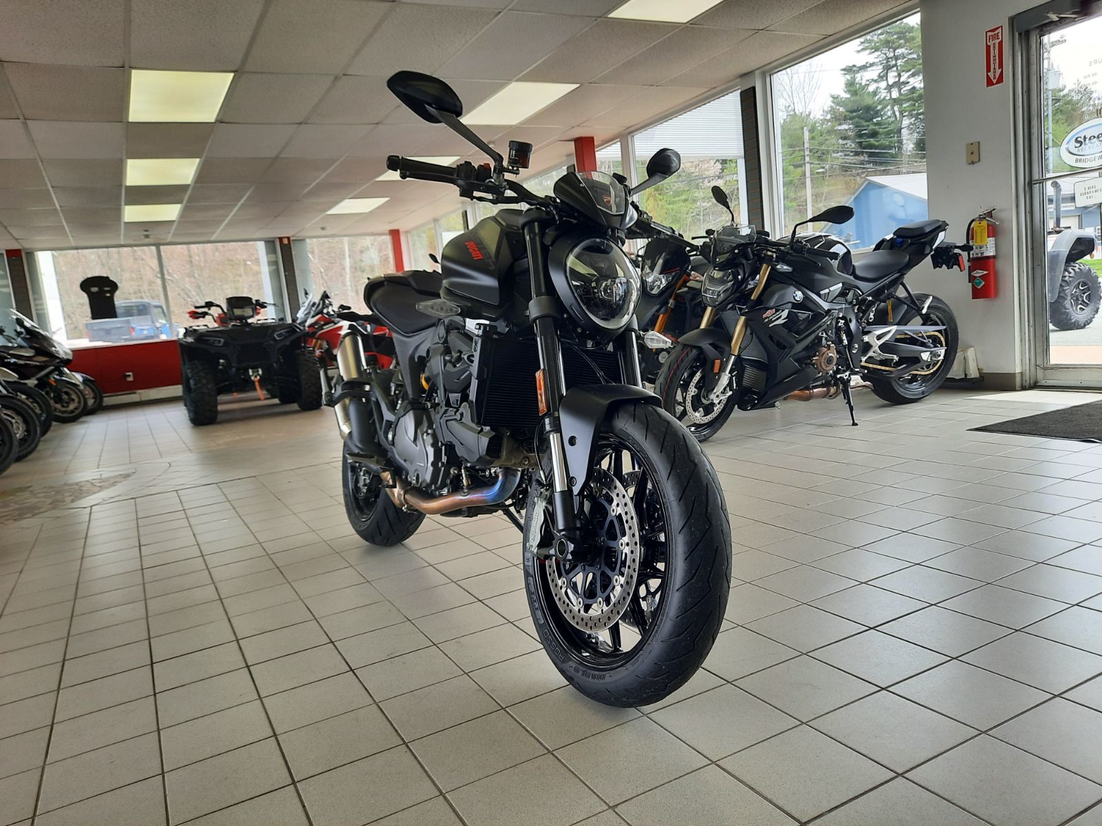 Ducati MONSTER 937+ 2023