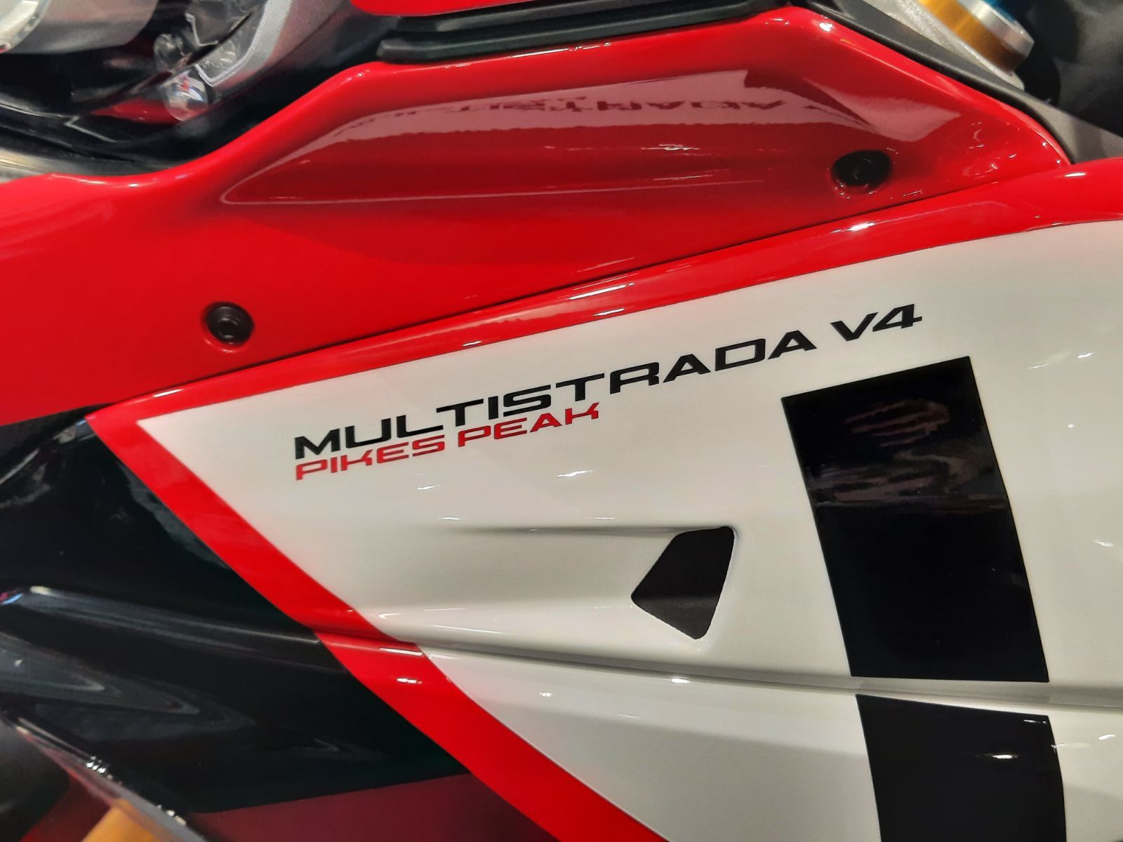 Ducati Multistrada Pikes Peak 2023