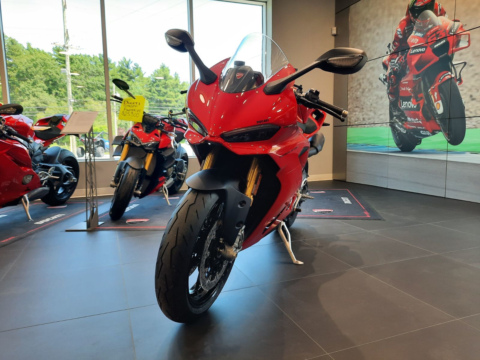 2025 Ducati PANIGALE Panigale V2S