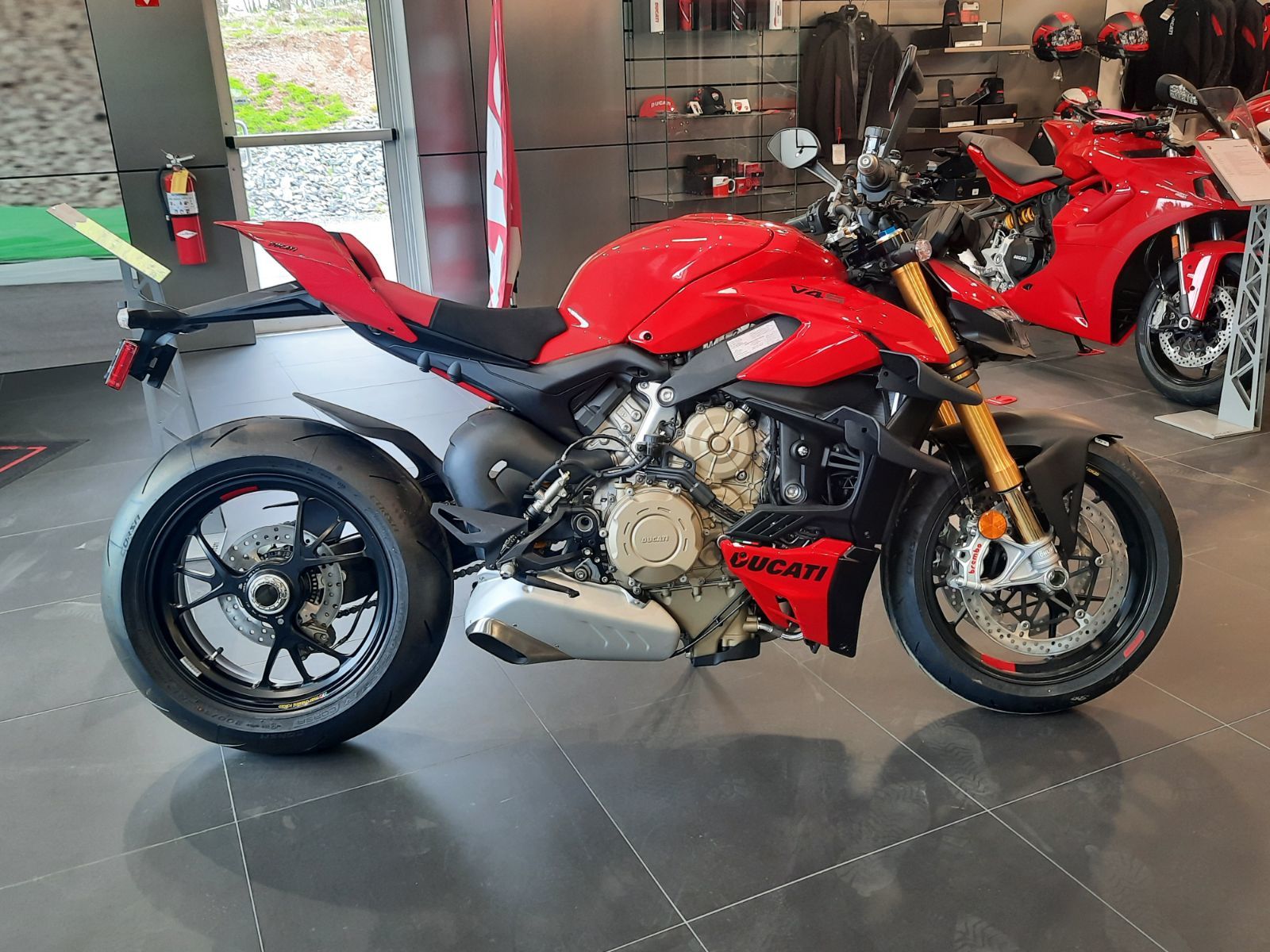 2025 Ducati STREETFIGHTER V4S
