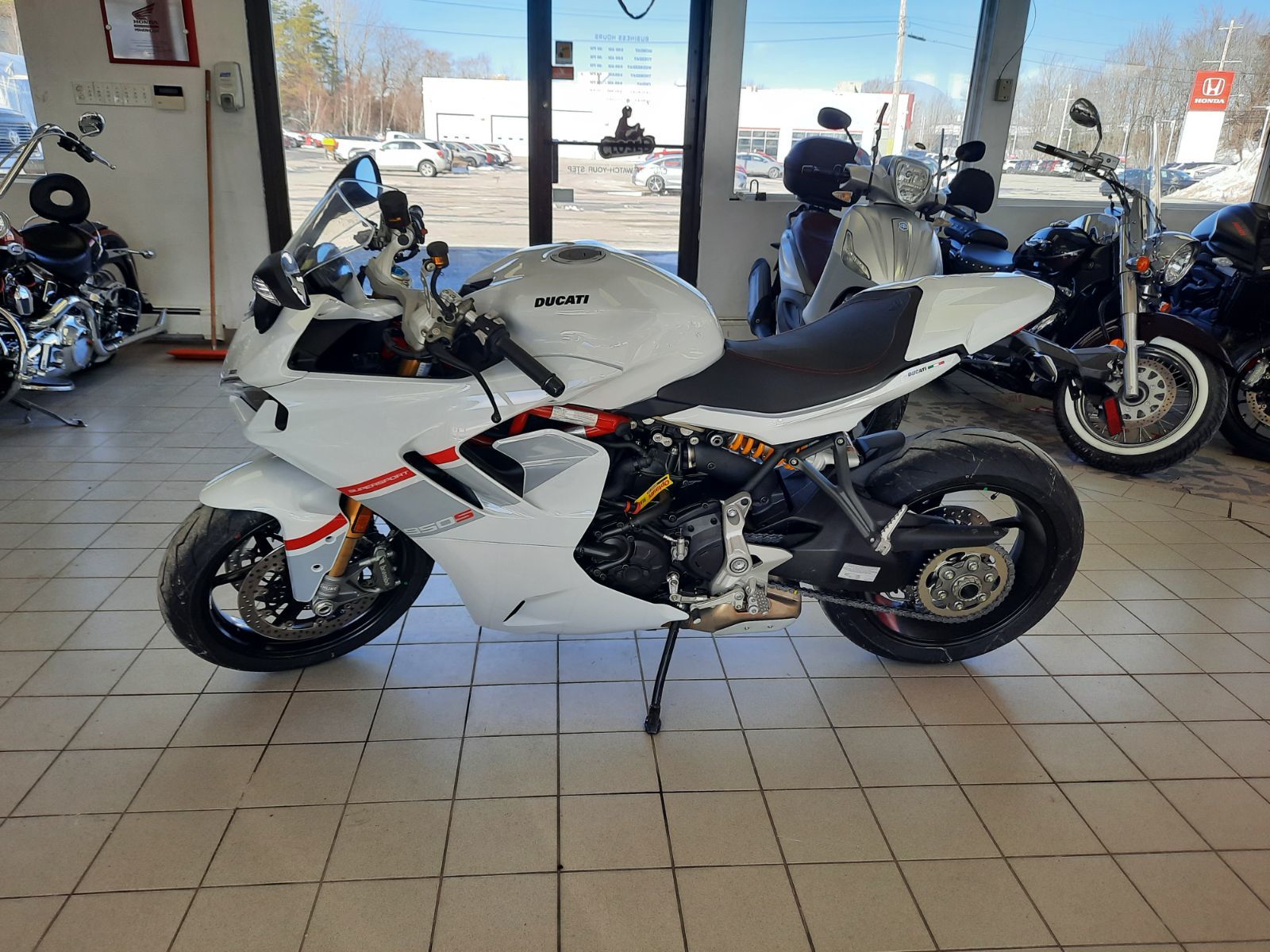 Ducati Supersport 950 S 2024