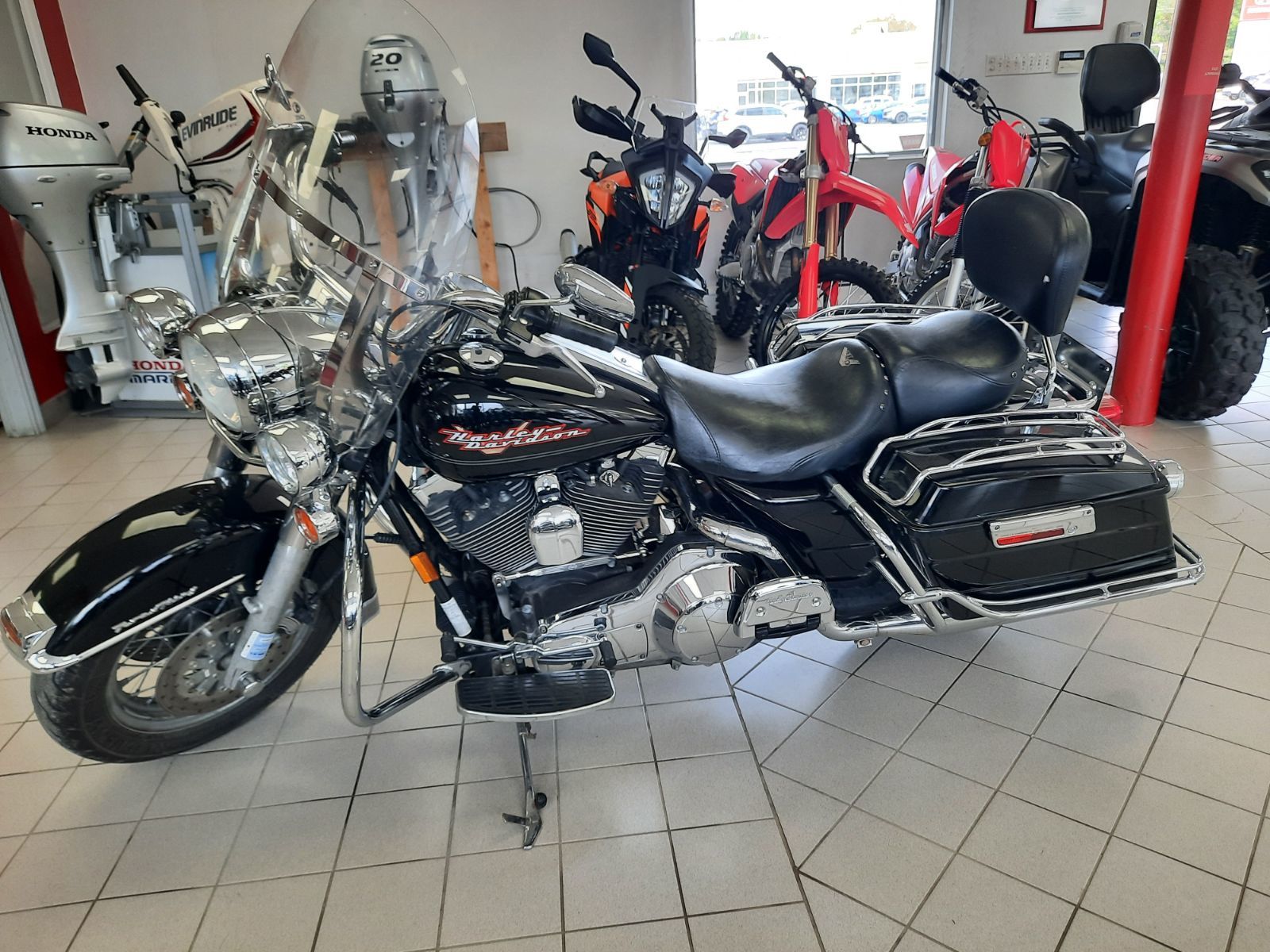 2004 Harley Davidson Motorcycle Road King FLHR