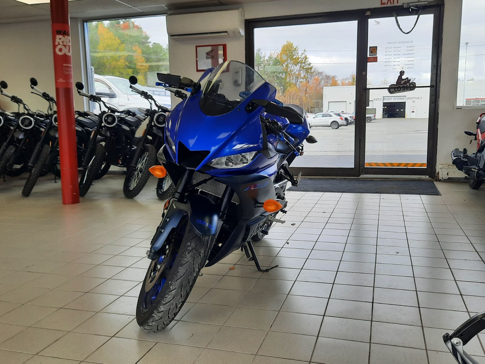 2022 Yamaha R3 R3