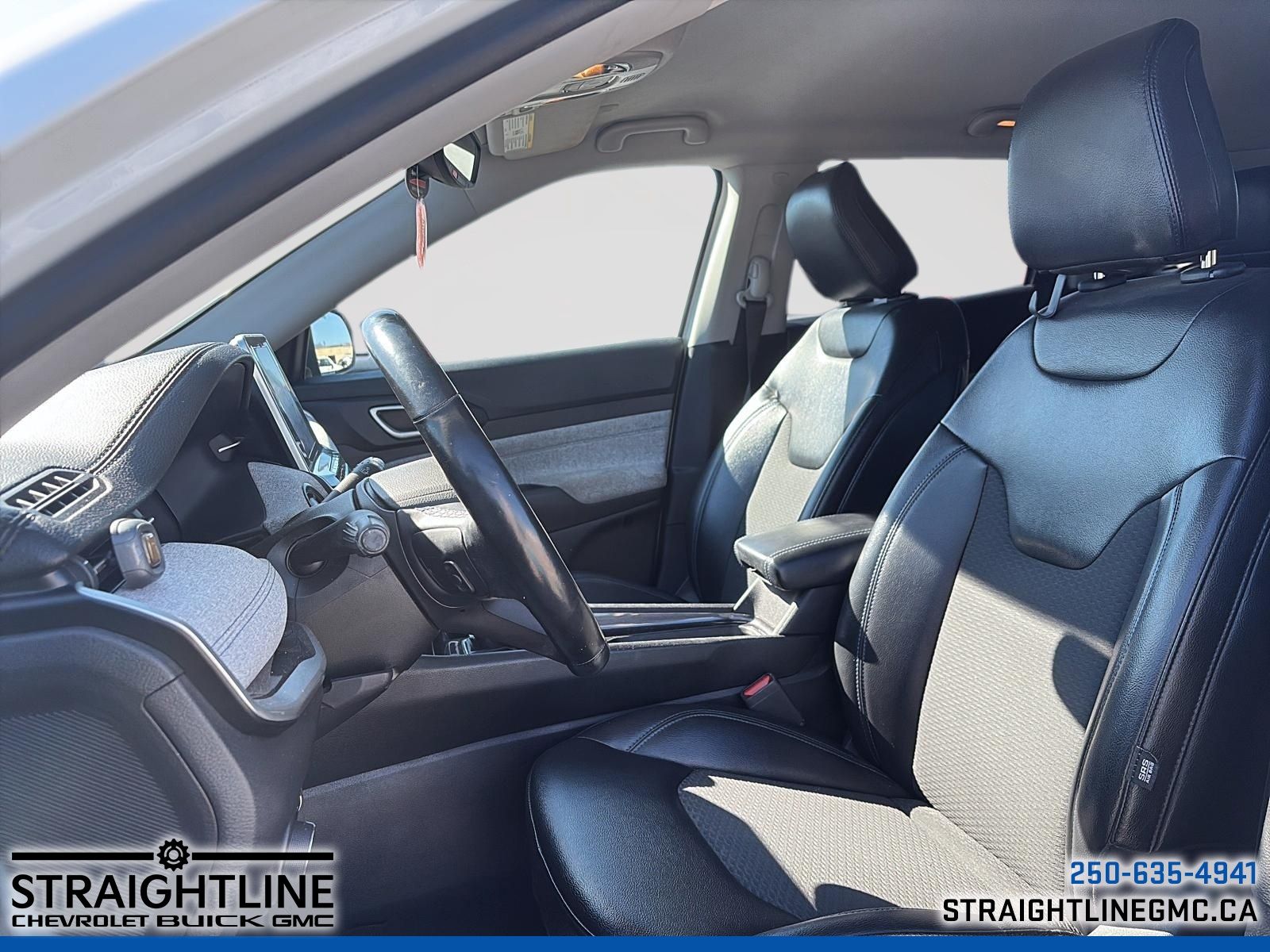 Photo 2022 Jeep Compass North #8