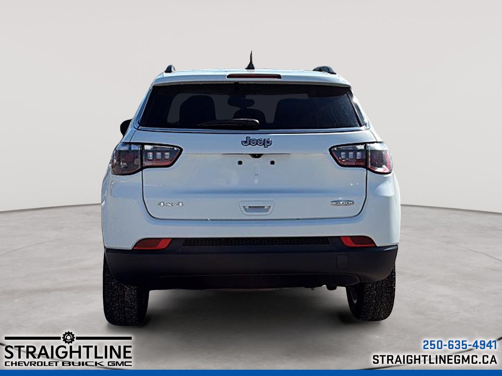 Photo 2022 Jeep Compass North #3