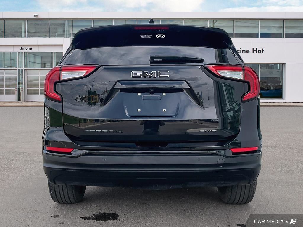 2024 GMC Terrain SLT Refined Power, Elevated Drive – The 2024 Terrain SLT