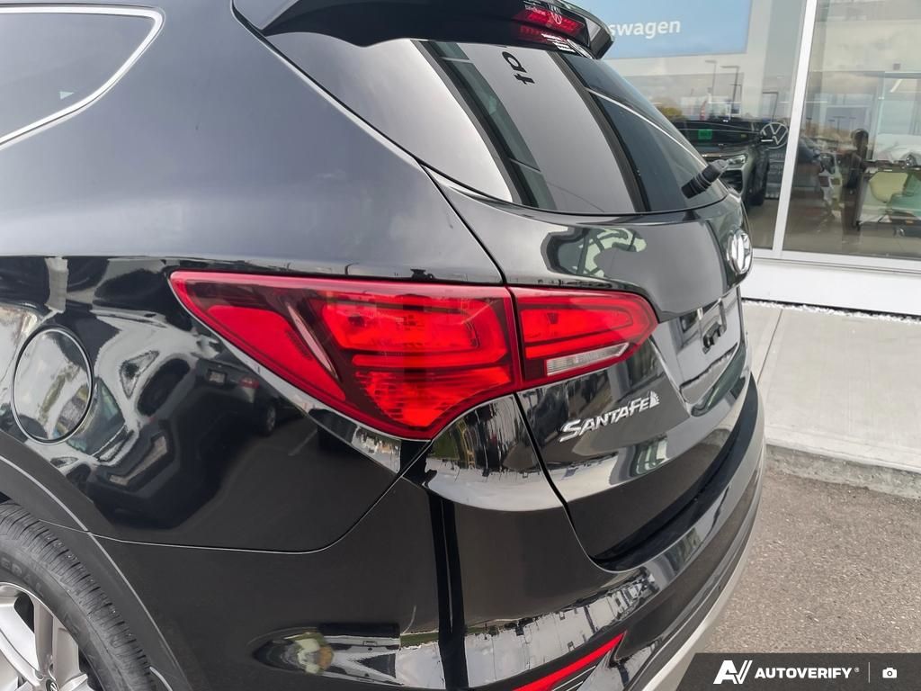 2017 Hyundai Santa Fe Sport Premium 2017 Hyundai Santa Fe Sport – Versatile, Comfortable, and Family-Ready