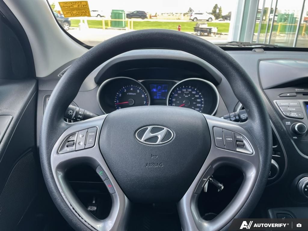 2014 Hyundai Tucson GL 2014 Hyundai Tucson GL – Versatile, Comfortable, and Reliable
