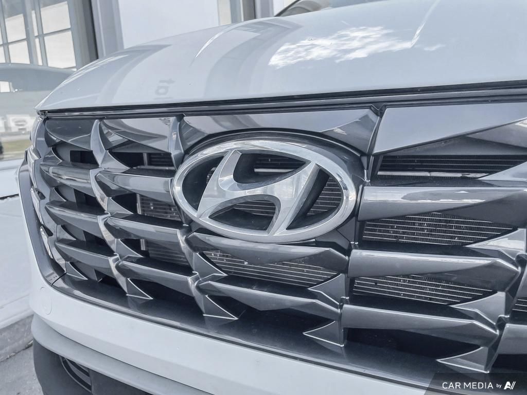 2022 Hyundai Tucson Essential 2022 Hyundai Tucson – Modern Design, Advanced Safety, Everyday Comfort
