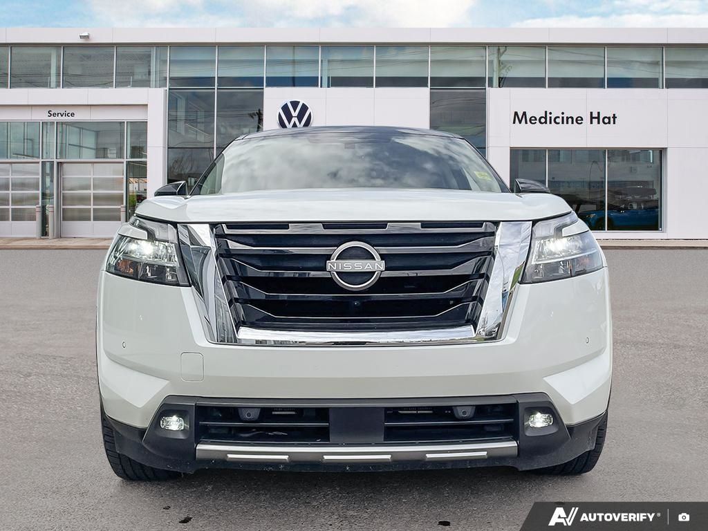 2022 Nissan Pathfinder Platinum Luxury 7-Seater, Panoramic Roof, AWD Confidence