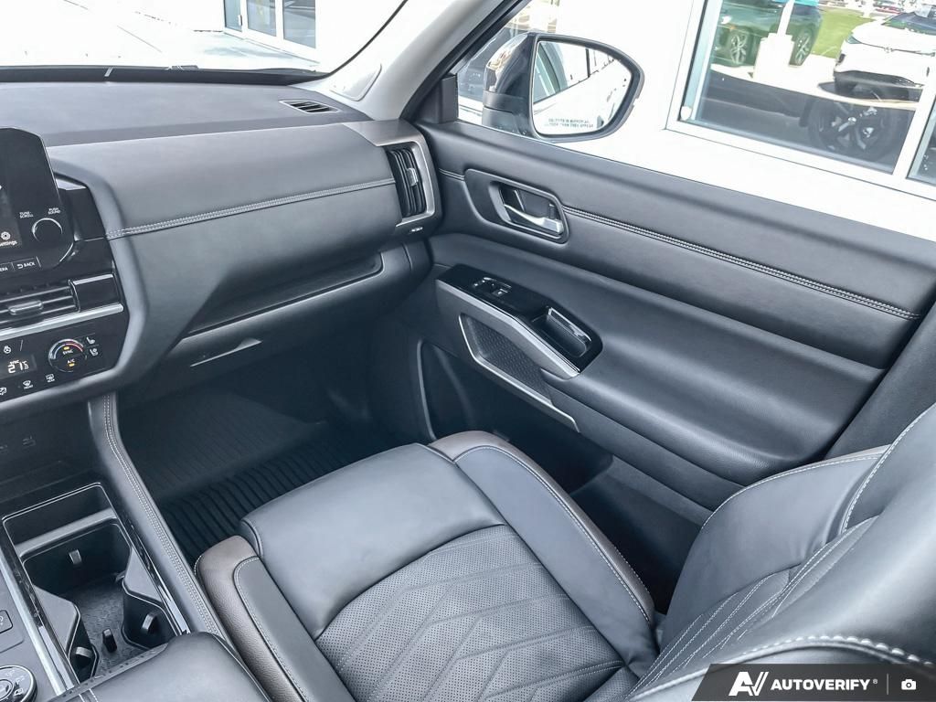 2024 Nissan Pathfinder Platinum Luxury SUV, 7 Seats, Panoramic Roof, AWD