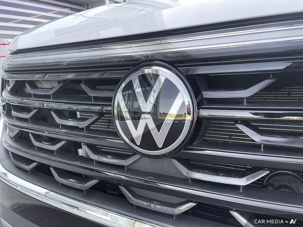 2024 Volkswagen Atlas Cross Sport Highline Bold Style. Premium Comfort. The 2024 Atlas Cross Sport Highline Awaits.