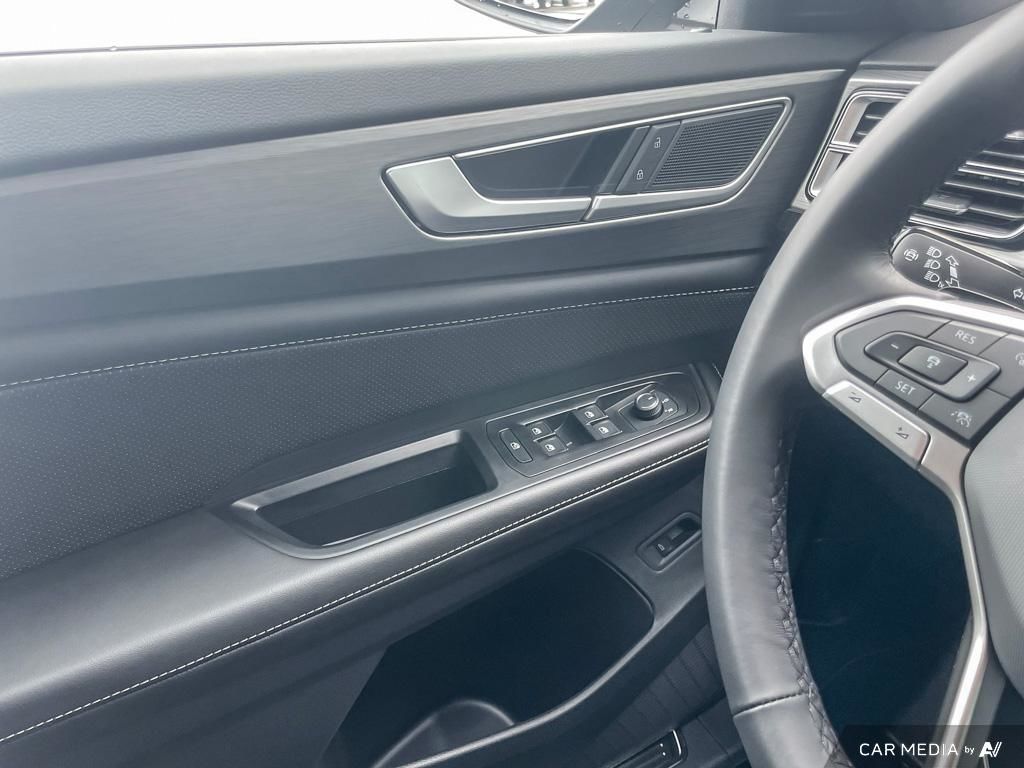 2025 Volkswagen Atlas Cross Sport Comfortline R-Line Black Edition Bold Looks. Confident Drive. The 2025 Atlas Cross Sport Comfortline R-Line Black Edition.