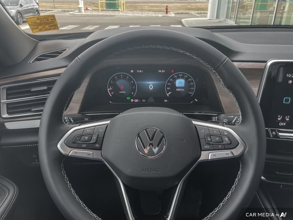 2025 Volkswagen Atlas Comfortline Spacious 7-seater SUV with power, tech, and AWD.