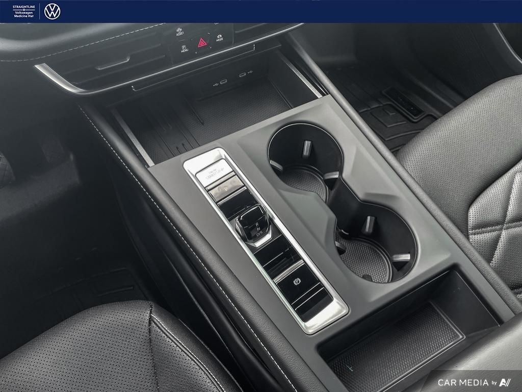 2025 Volkswagen Atlas Comfortline Spacious 7-seater SUV with power, tech, and AWD.