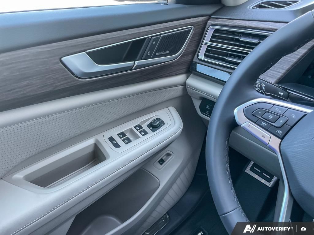 2025 Volkswagen Atlas Execline