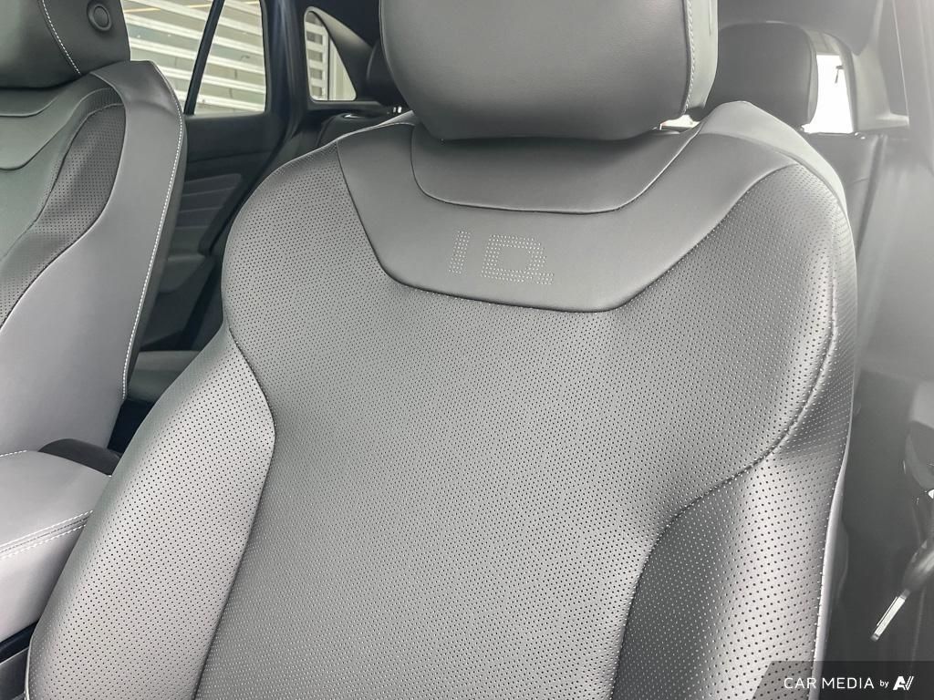 2025 Volkswagen ID.4 Pro S AWD AWD, Long Range, Heated Seats, Premium EV Tech