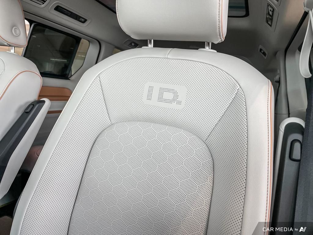 2025 Volkswagen ID. Buzz 1st Edition 4MOTION Dimmable Panoramic Roof!