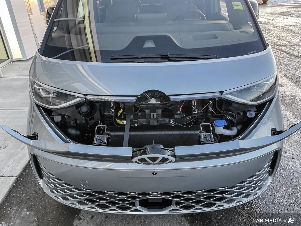 2025 Volkswagen ID. Buzz 1st Edition 4MOTION Dimmable Panoramic Roof!