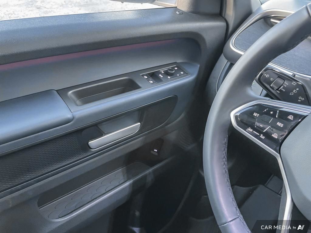 2025 Volkswagen ID. Buzz 1st Edition 4MOTION Dimmable Panoramic Roof!