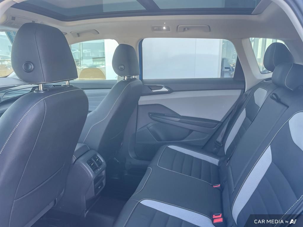 2024 Volkswagen Taos Highline 2024 Taos Highline – Big Style, Smart Drive.