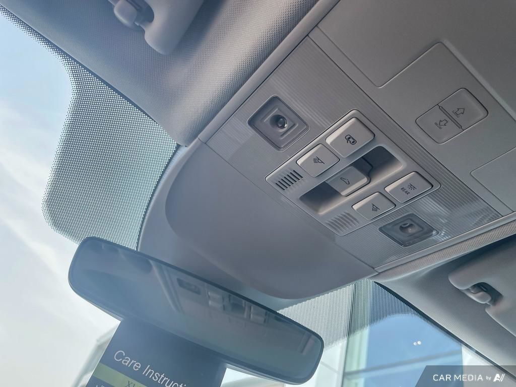 2025 Volkswagen Taos Comfortline 4MOTION Turbo, Heated Seats, AWD Option, Smart Safety Tech