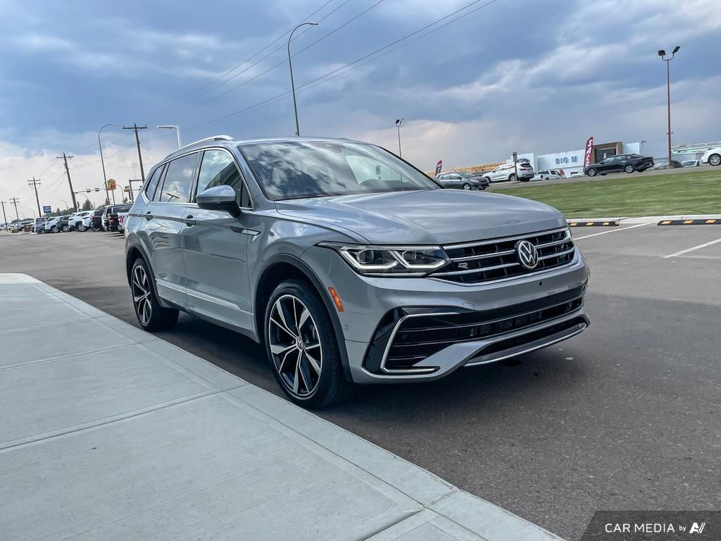 2022 Volkswagen Tiguan Highline R-Line R-Line Sport, Heated Seats, AWD, Tech Features