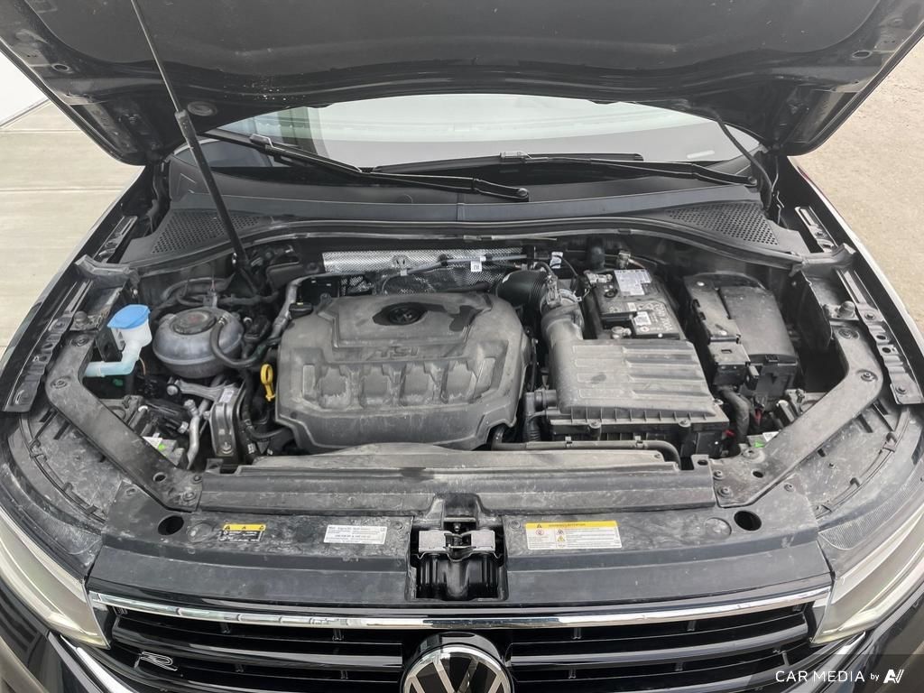 2024 Volkswagen Tiguan Comfortline R-Line Black Edition R-Line Style, Heated Seats, Safety Tech, Low KM