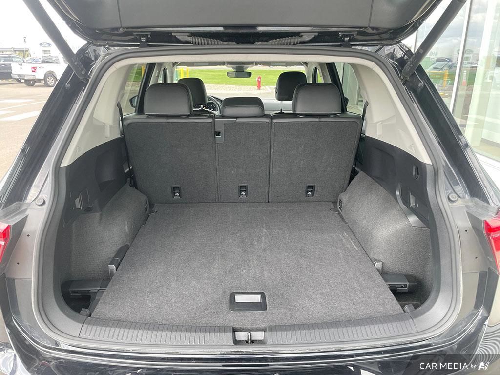 2024 Volkswagen Tiguan Comfortline 2024 Tiguan Comfortline — Where Style Meets Everyday Comfort.