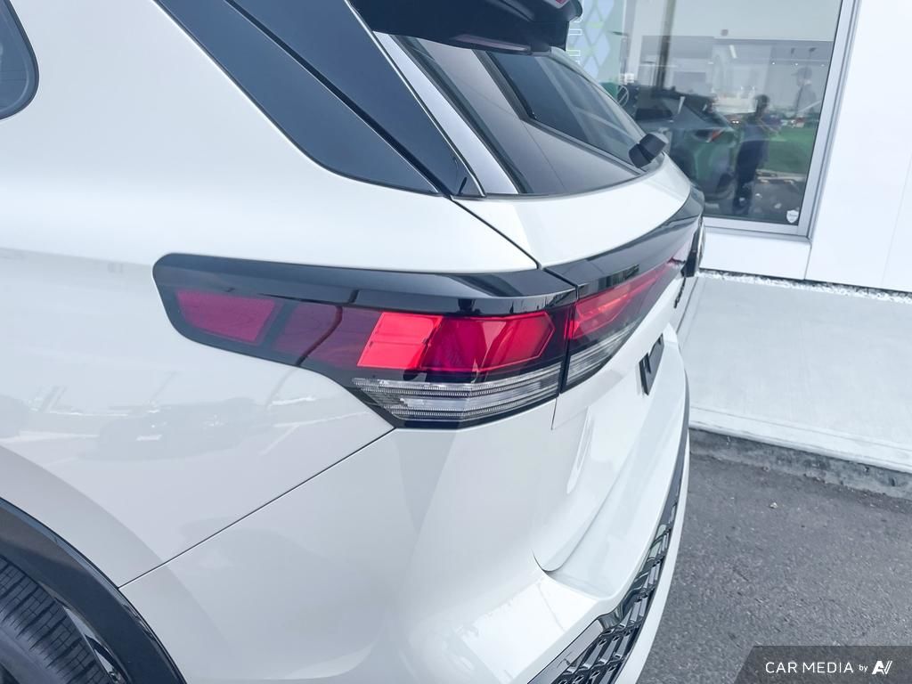 2025 Volkswagen Tiguan Comfortline R-Line Black Edition