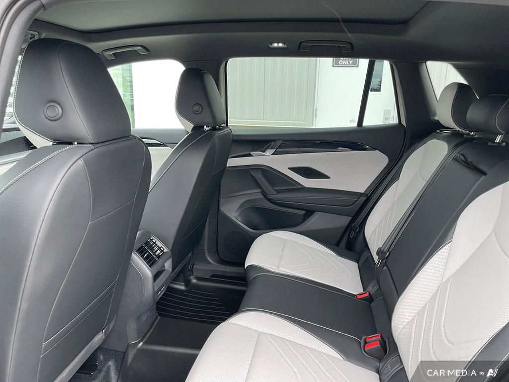 2025 Volkswagen Tiguan Comfortline R-Line Black Edition