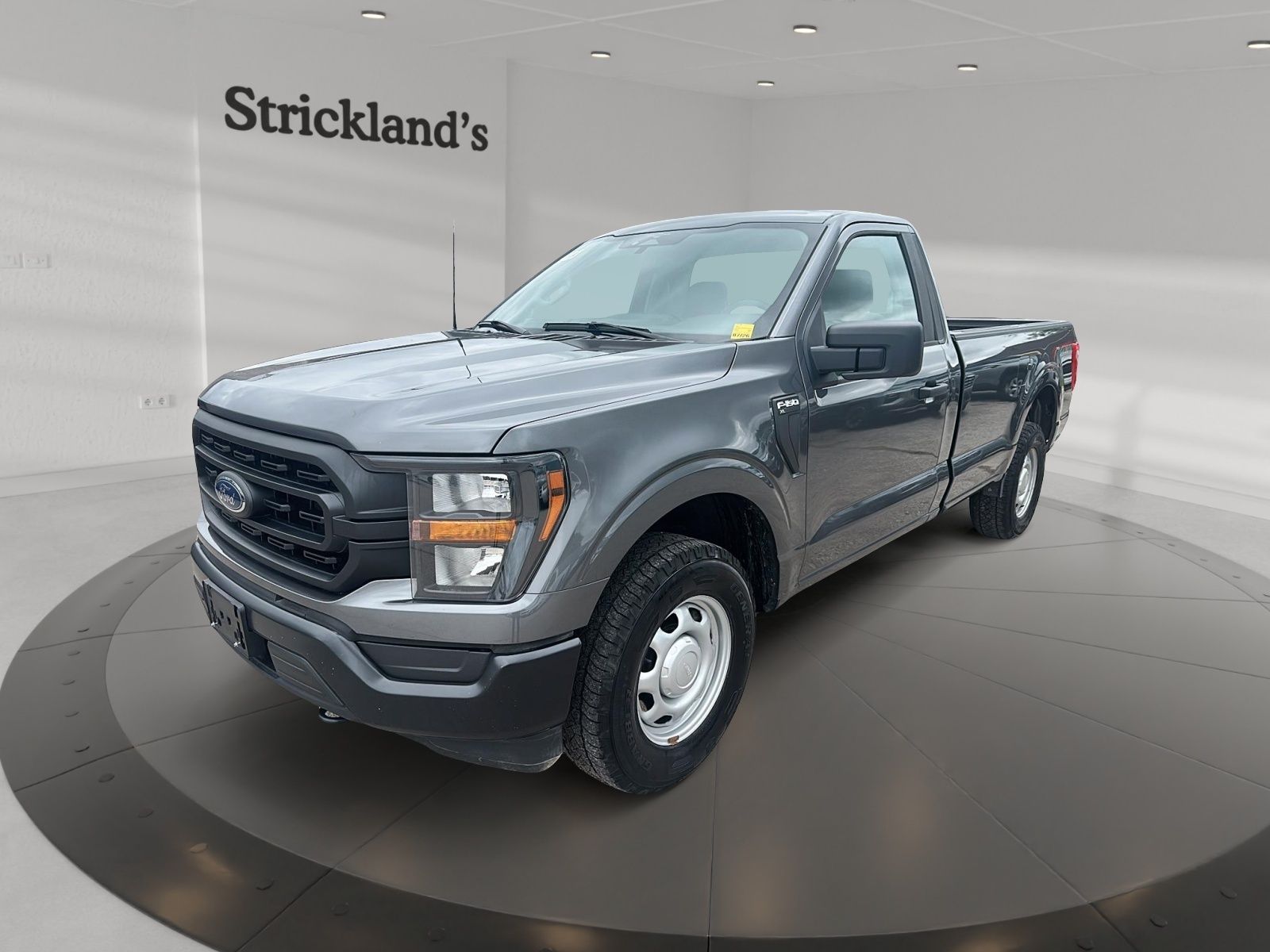 2023 Ford F-150 4x4 - Regular Cab XL - 141 WB