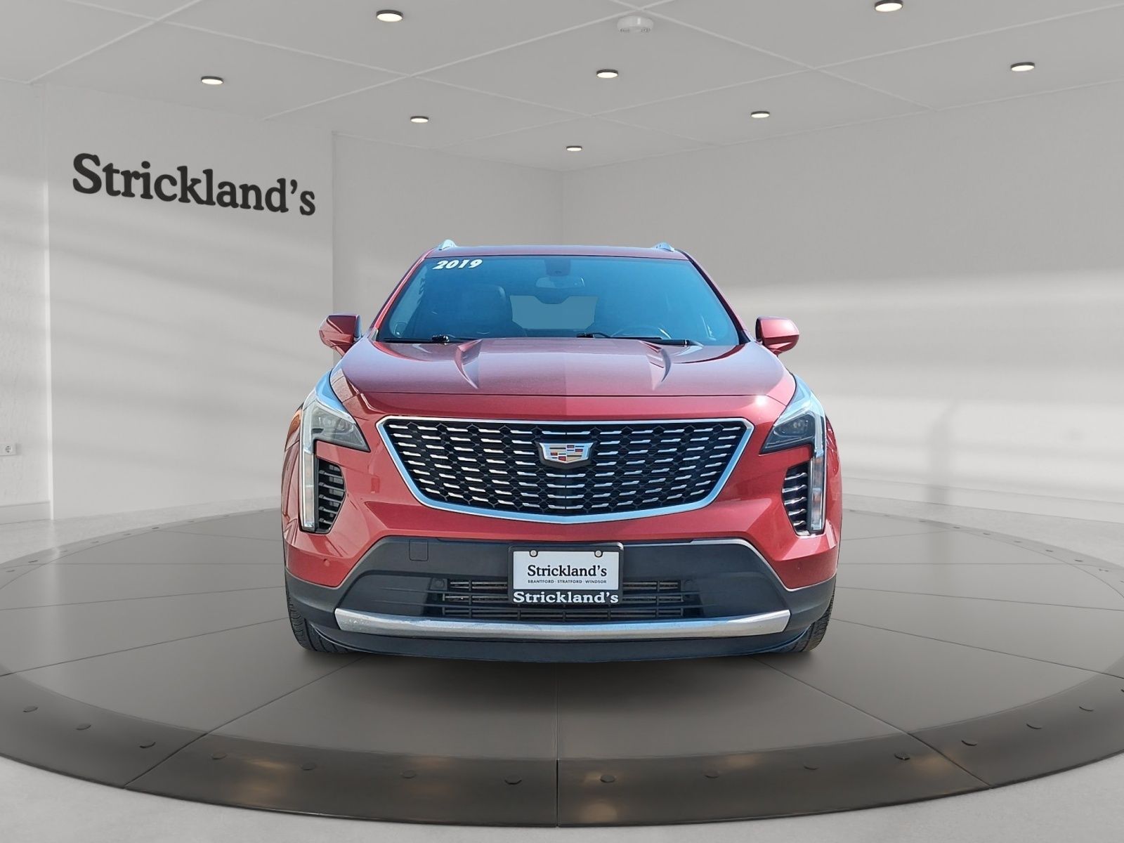 Photo 2019 Cadillac XT4 Premium Luxury AWD #2