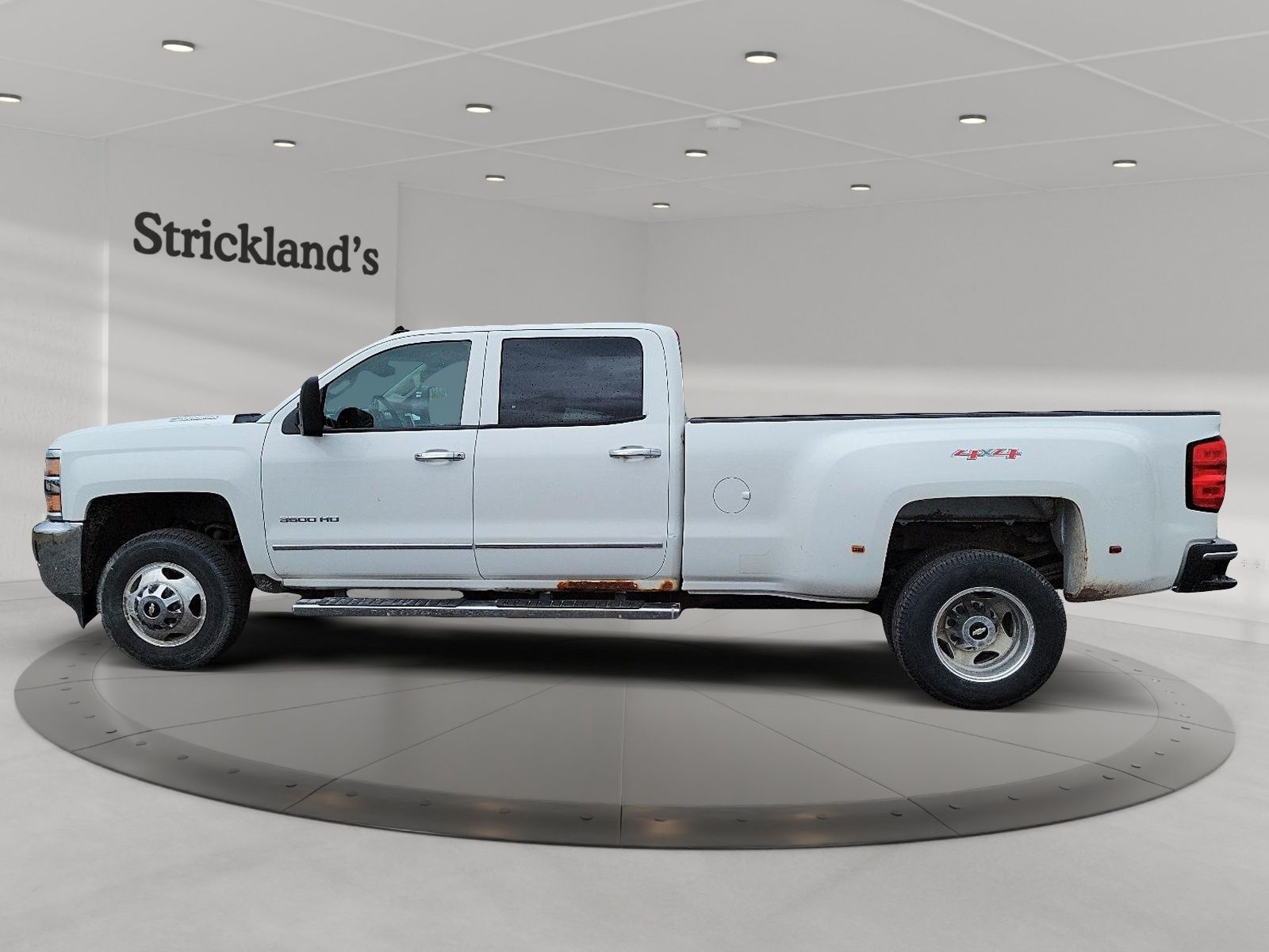 Photo 2015 Chevrolet Silverado 3500 Crew 4x4 LTZ / SRW #5