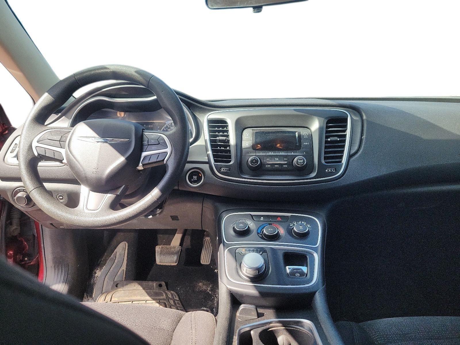 Photo 2015 Chrysler 200 LX #8