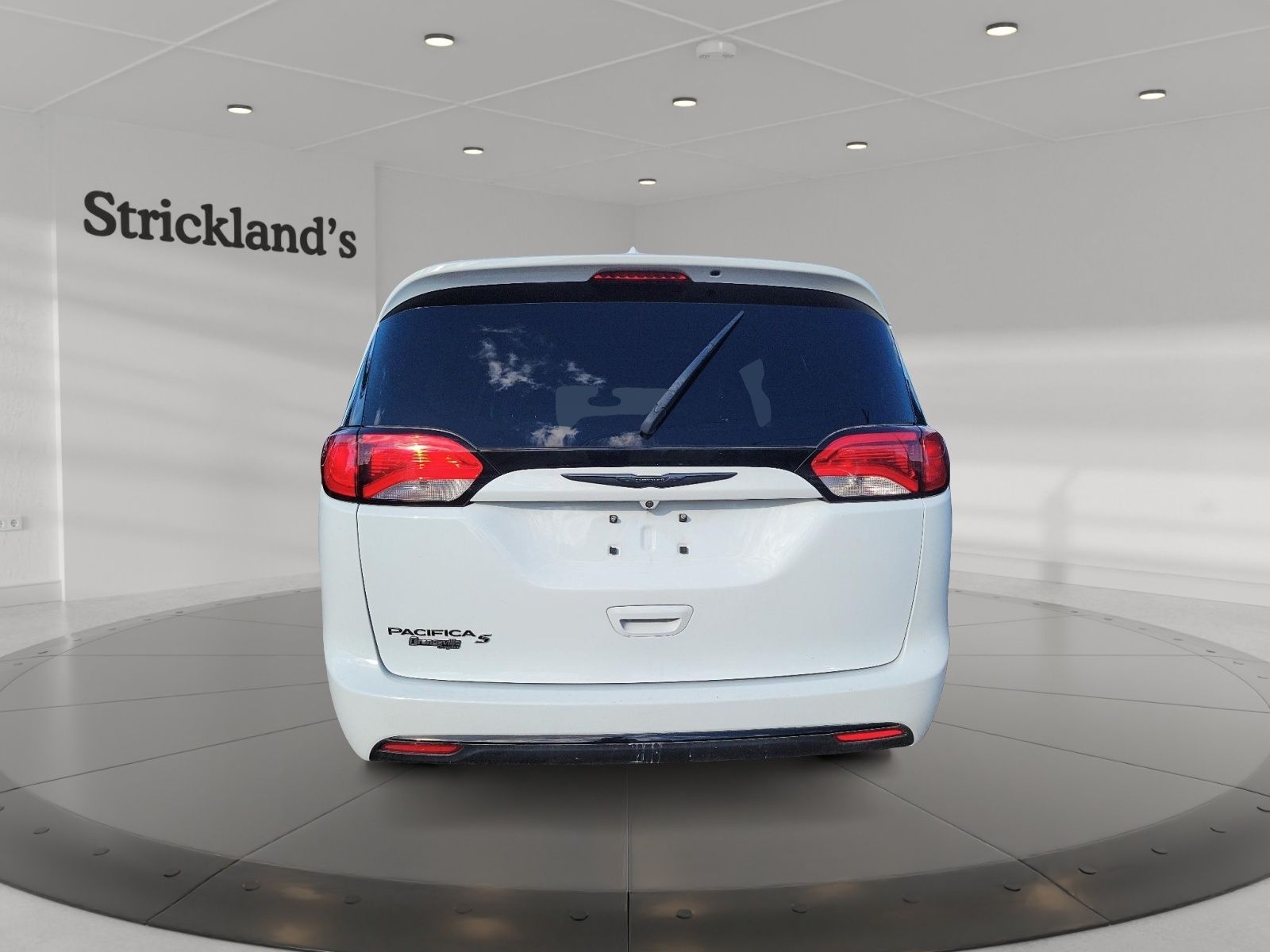 Photo 2020 Chrysler Pacifica Touring L #5