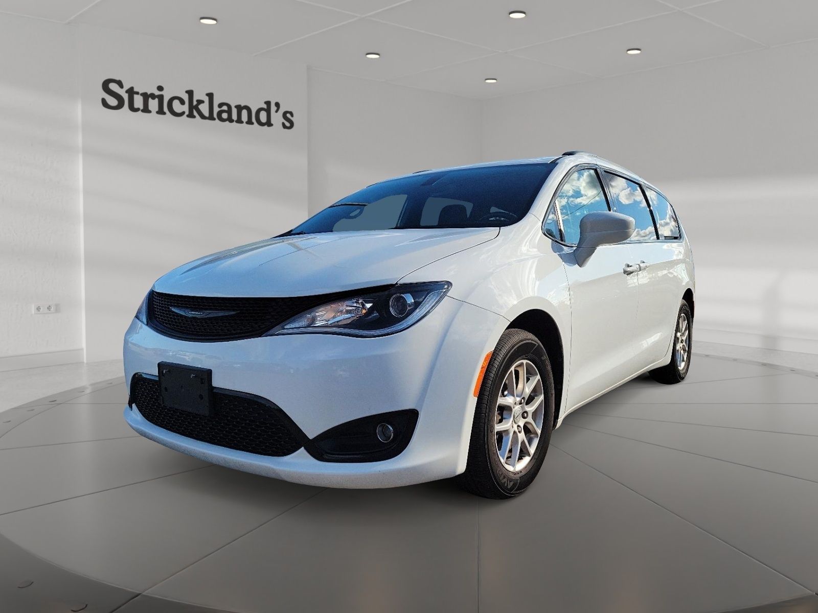 Photo 2020 Chrysler Pacifica Touring L #1