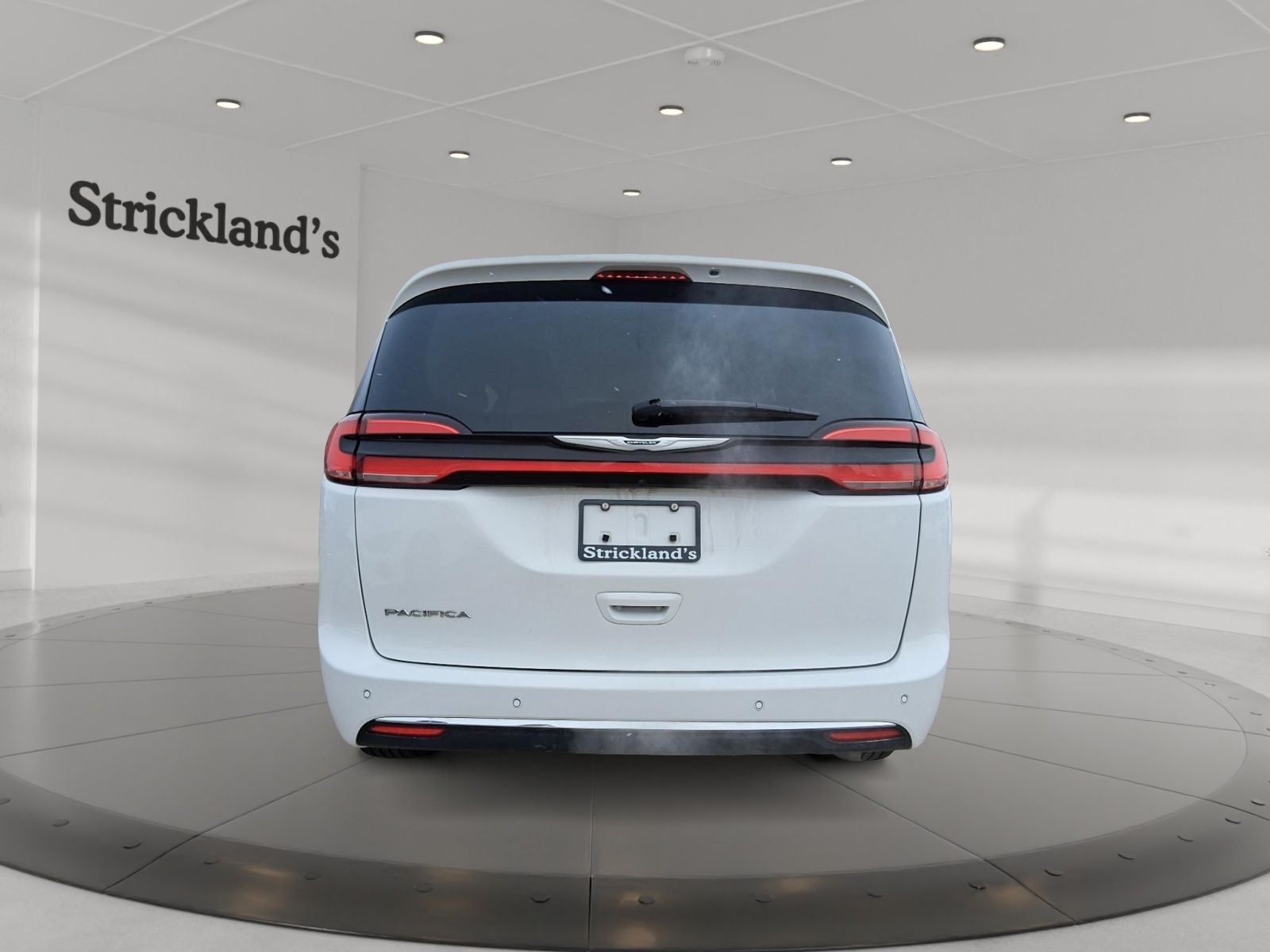 Photo 2024 Chrysler Pacifica Touring-L FWD #3