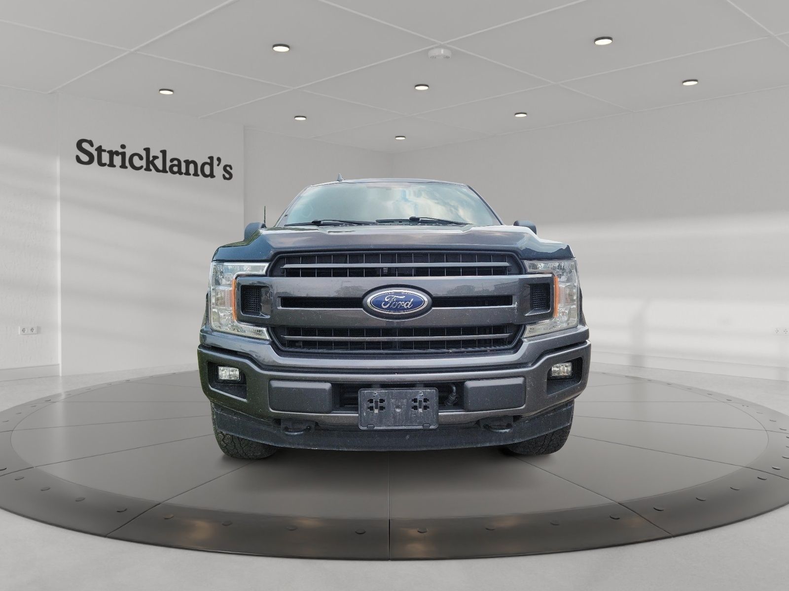 Photo 2018 Ford F150 4x4 - Supercrew XL - 145 WB W / 995/44g #2