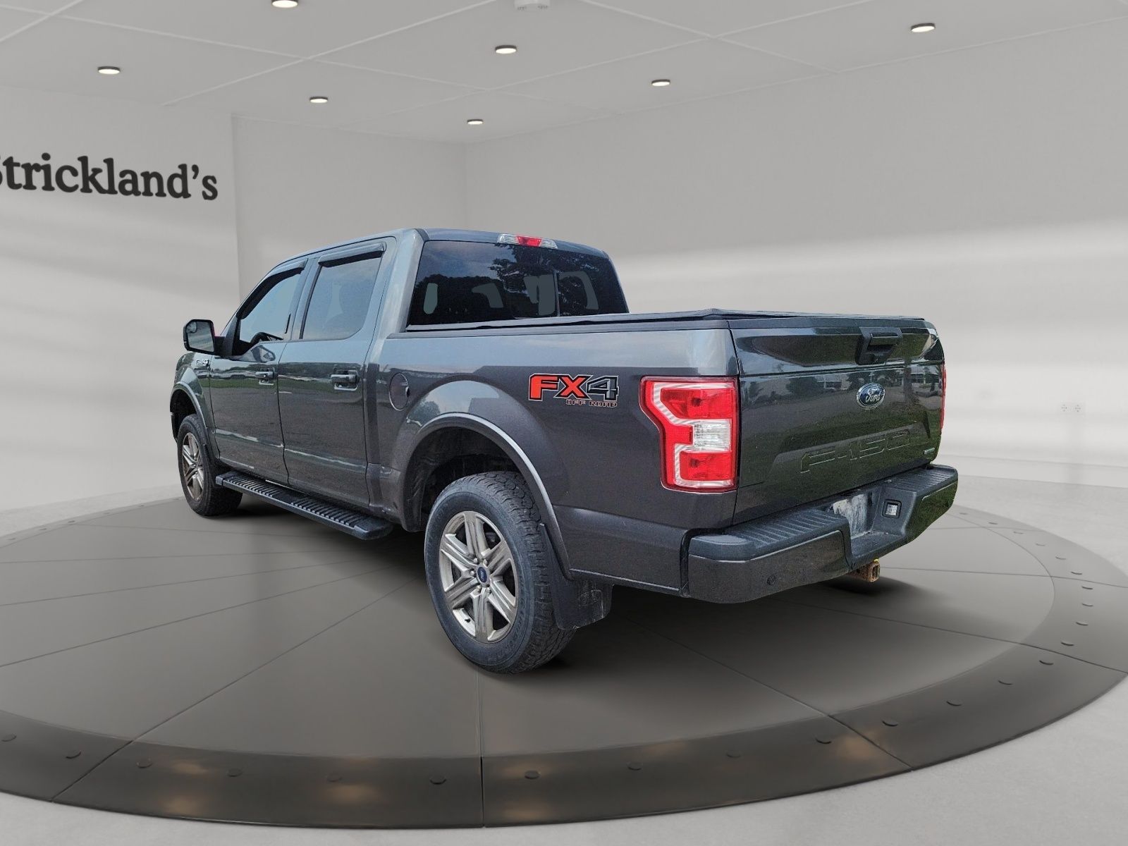 Photo 2018 Ford F150 4x4 - Supercrew XL - 145 WB W / 995/44g #4