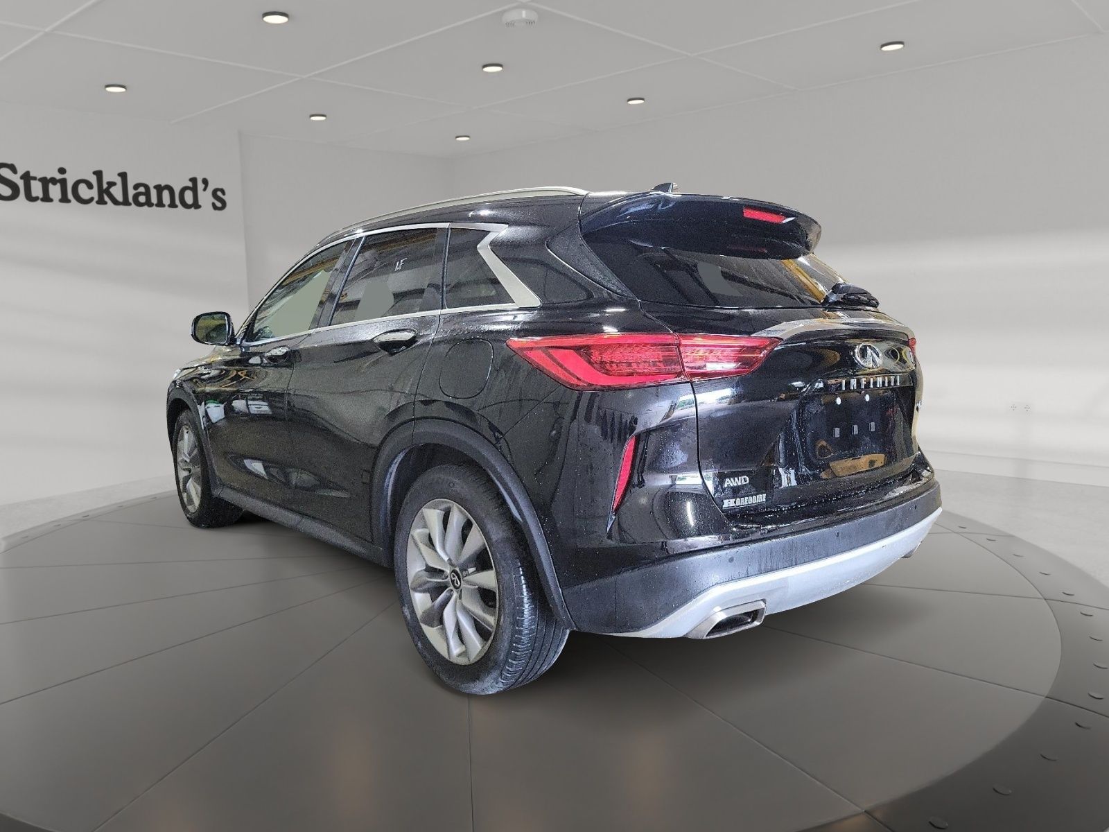Photo 2021 Infiniti QX50 2.0T Essential AWD #4