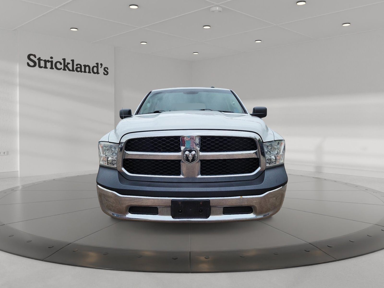 Photo 2017 Ram RAM 1500 Crew Cab 4x4 ST (140.5 WB - 5.7 Box) #2