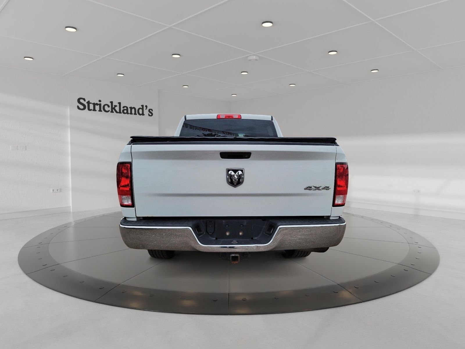 Photo 2017 Ram RAM 1500 Crew Cab 4x4 ST (140.5 WB - 5.7 Box) #3