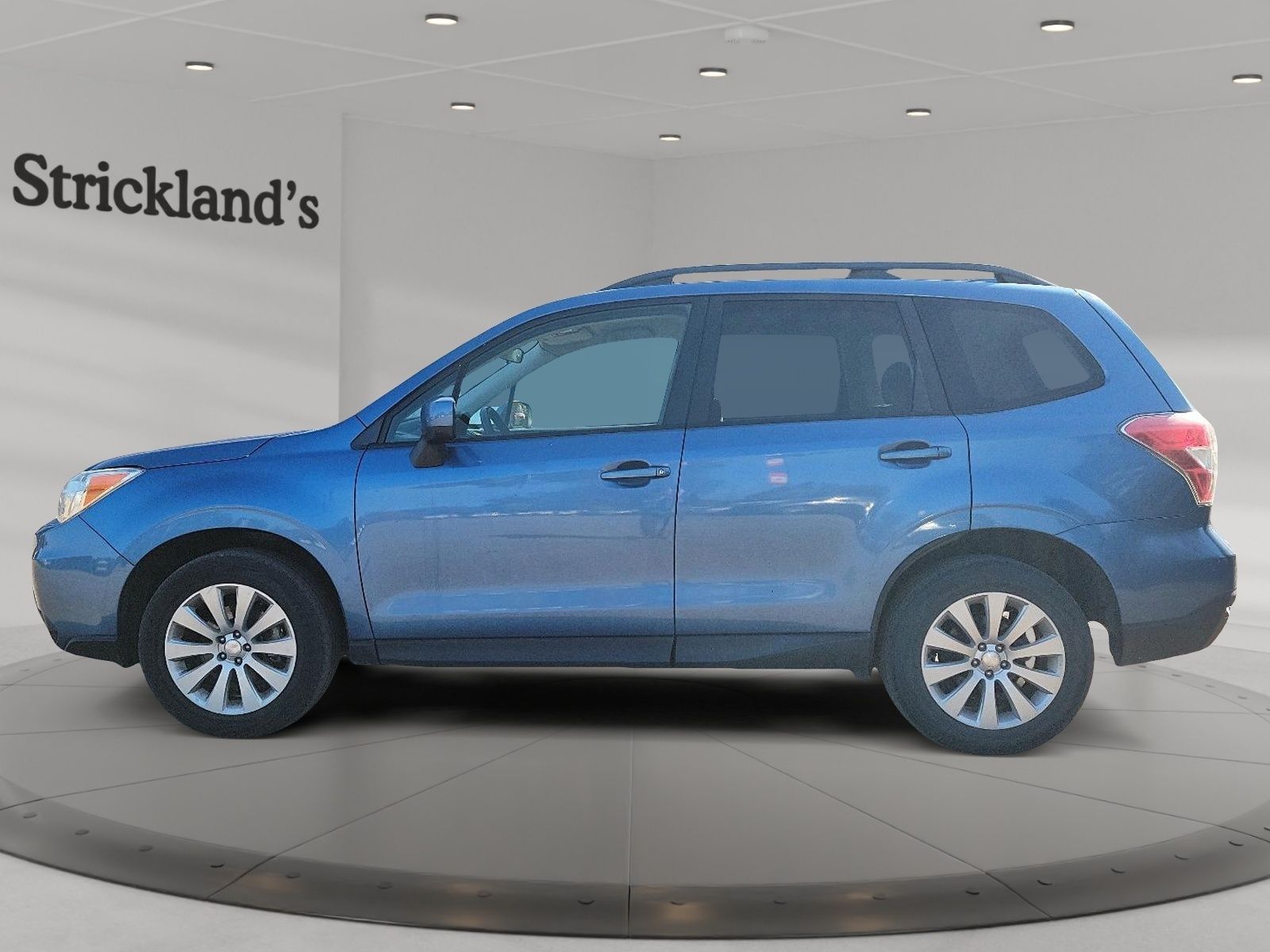 Photo 2016 Subaru Forester 2.5i at #3