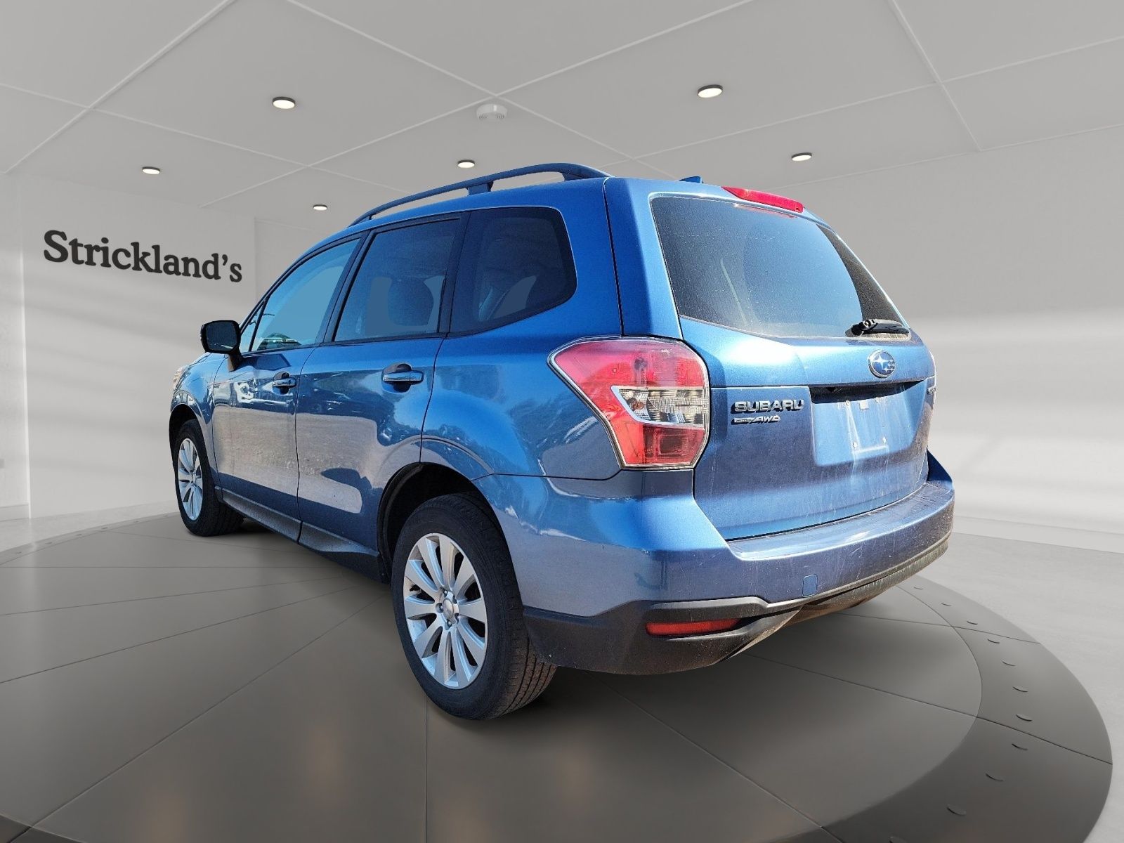 Photo 2016 Subaru Forester 2.5i at #4