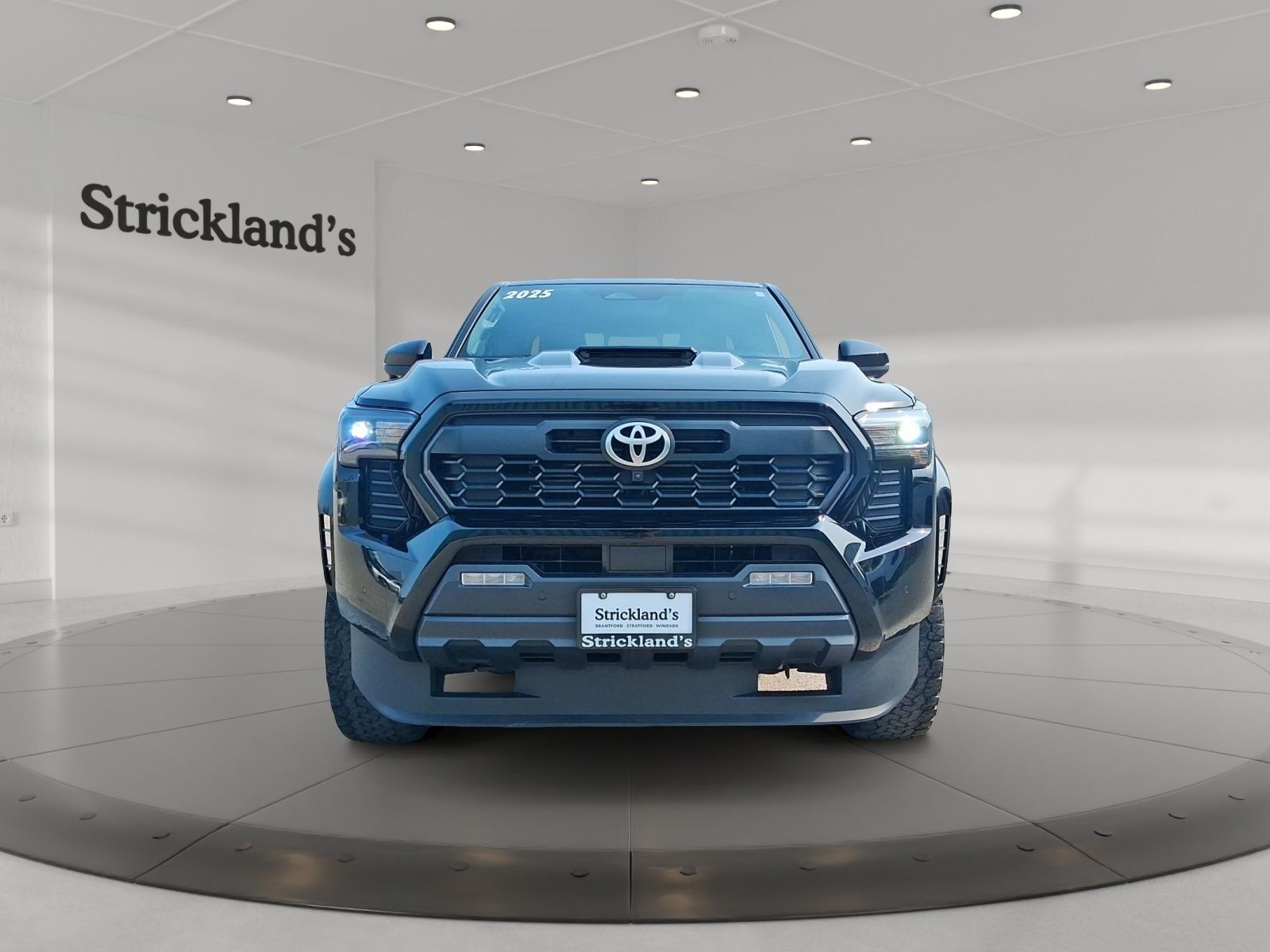 Photo 2025 Toyota Tacoma 4X4 Tacoma Double Cab AT #2