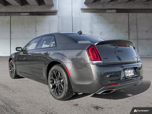 Chrysler 300  2022